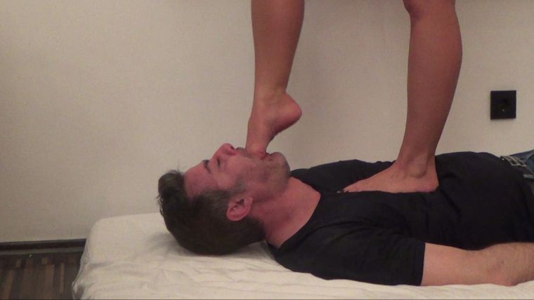 Footdominas - IVY - 'LIFESTYLE' - NON STOP FACESTANDING AND FACEMELTING PART2