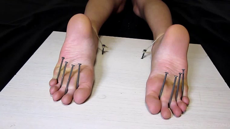 Sasha Foot Torture - New foot torture