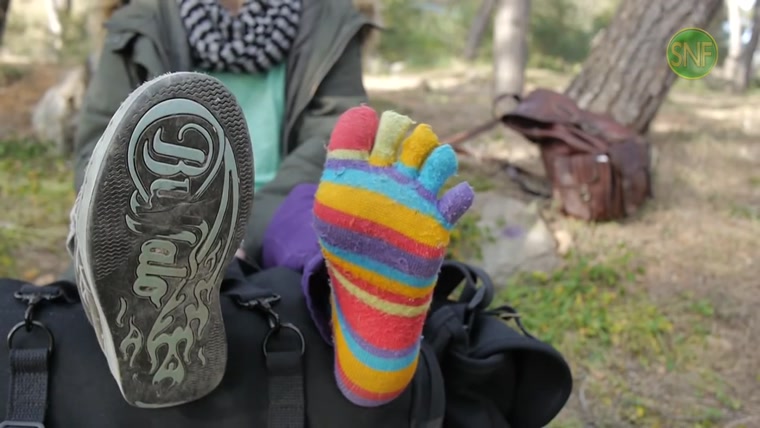 Smelly Natural Feet - Gena - Toe socks and tender feet