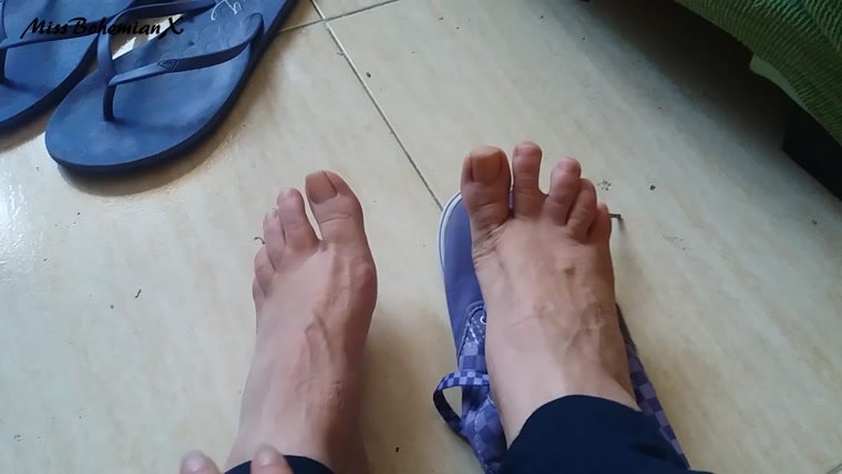 Miss Bohemian - Too Sweaty Feet - Ankle Socks and Vans Sneakers - Foot Fetish