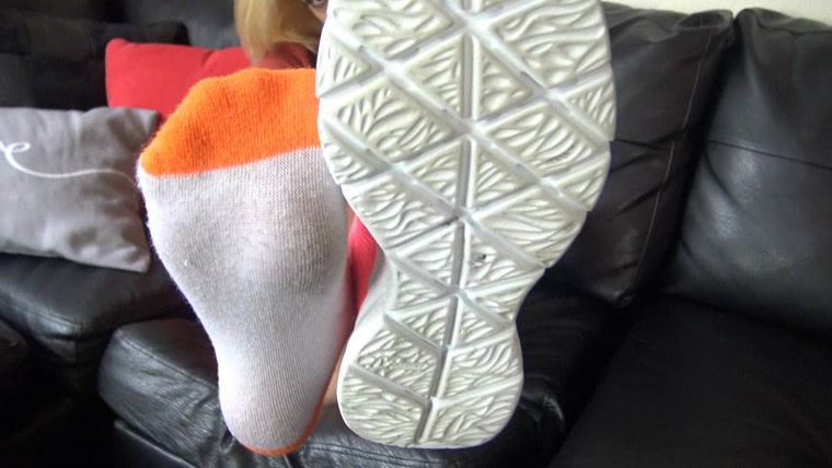 The Foot Fantasy - ROXIE RAE'S ONE SHOE VACATION WITH YOU