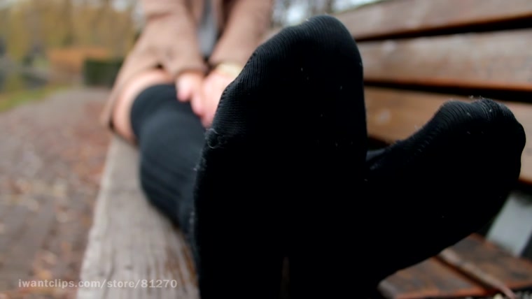 KNEE SOCKS and SMELLY FEET !