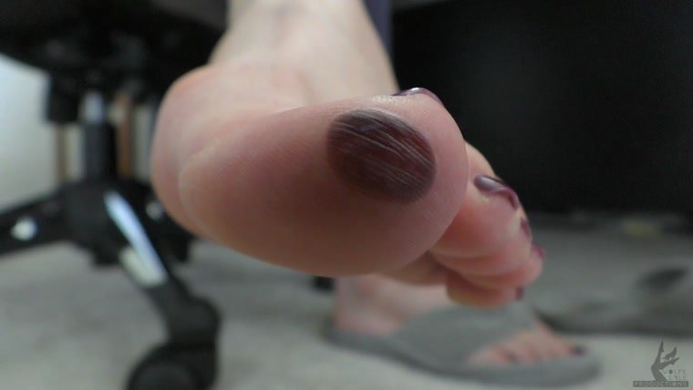 The Wolfe Sole Experience - Suck on Mommy's Messed Up Toe