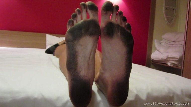 I Love Long Toes - Hania's dirty feet.