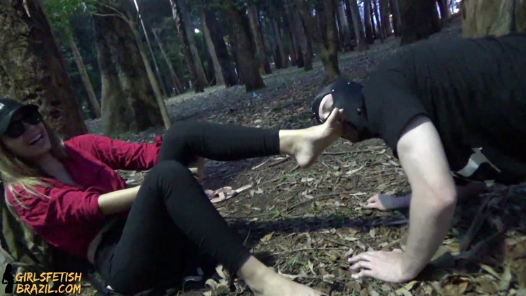 Girls Fetish Brazil - Dirty Feet in the Park and Humiliation in Public by Princess Shirley