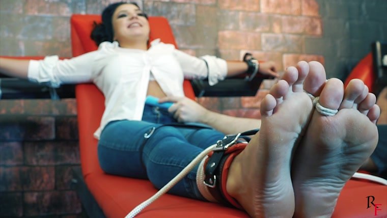 Russian Fetish – Mara’s foot watcher – taking in crossed bondage and tickling her to hysterics