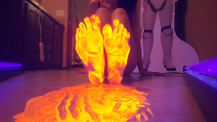 Frostyprincess - Thanksgiving Glow Feet