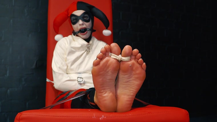 RussianFetish – Crazy Harley Quinn have fails – Long feet tickle, licking toes and straitjacket + gag