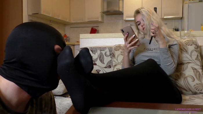 Licking Girls Feet - NICOLE - New beautiful girl and her first experience