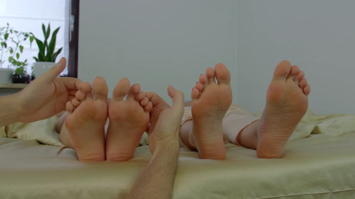 Weronika And Helena – Man Hands Tickle 4 Female Feet