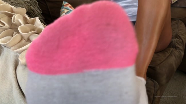 QUEEN KASEY - Sweaty Gym Socks in your Face