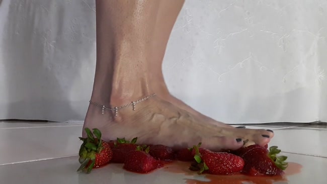lolita feet - Food crush - Strawberry