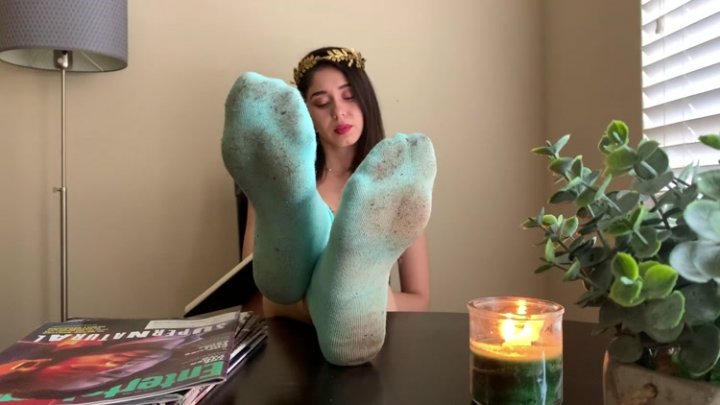 Goddess Juliet - Losers Date w Goddess Juliets Minty Dirty Socks