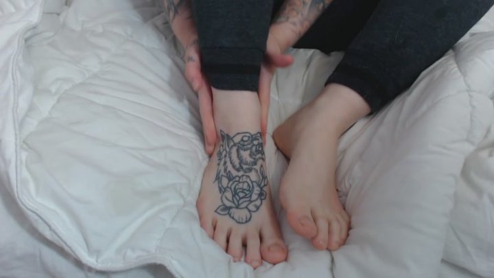 Syren Cove - Lotioning My Feet