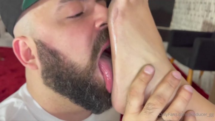 Gg Producer - Licking Dirty Feet Of a Beautiful Woman